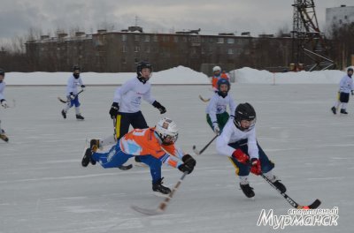 В Мончегорске растет популярность детского хоккея с мячом