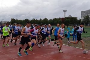 136 любителей спорта приняли участие в апатитском забеге
