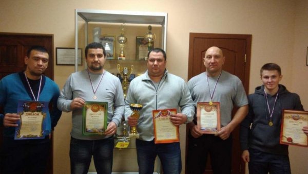 Соревнования по гиревому спорту среди пожарных