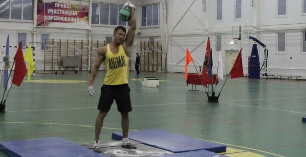 Чемпионат подводных сил по гиревому спорту