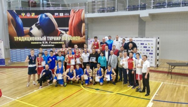 В Апатитах прошел турнир по боксу памяти Глашкина