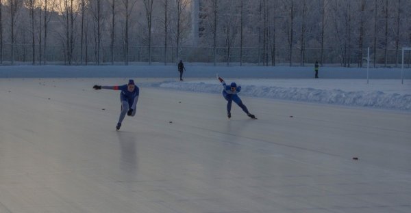 Чемпионат Оленегорска по конькобежному спорту