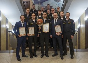 В Североморске наградили баскетболистов Северного флота, победителей чемпионата ВС РФ