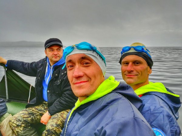Моржи Мурманска посвятили заплыв Дню ВМФ и подвигу разведгруппы Юневича