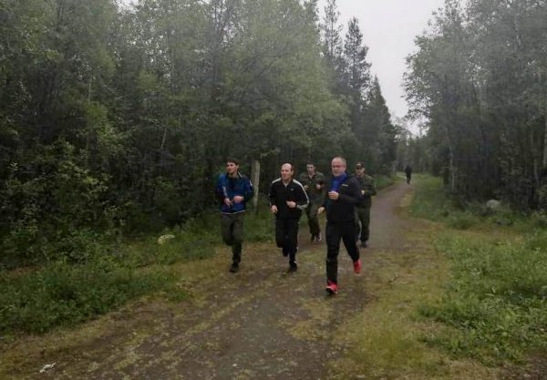 В Оленегорске пожарные соревновались в легкоатлетическом кроссе