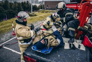 В Мурманске соревновались пожарно - спасательные части