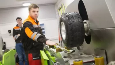 Что такое структура скользящей поверхности лыж?