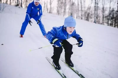 Лыжный спорт для детей: со скольки лет и какая польза