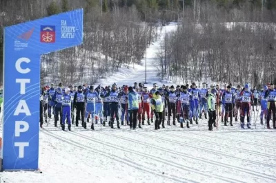Сотрудник областной Росгвардии принял участие в лыжном марафоне на Празднике Севера