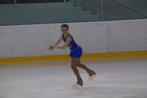 Стартовали фигуристы на льду