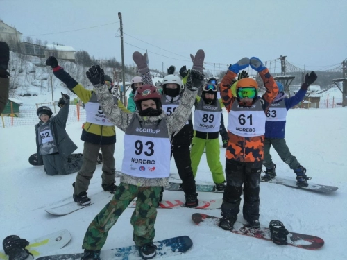 Соревнования сноубордистов в рамках 62-го Праздника Севера учащихся