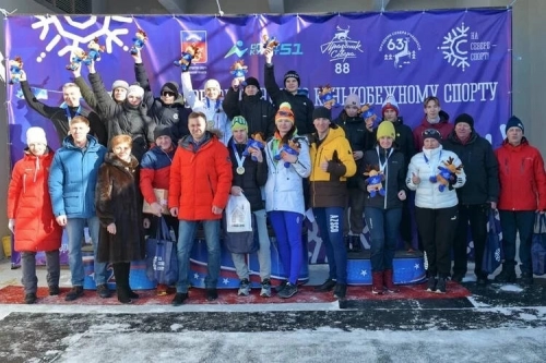 Медали Праздника Севера разыграли конькобежцы