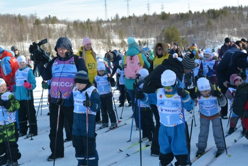 500 юных лыжников поборются за золото Полярной Олимпиады