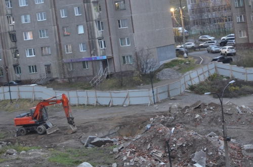 Увидим ли новый вид территории на улице Старостина, 11-13 в Мурманске